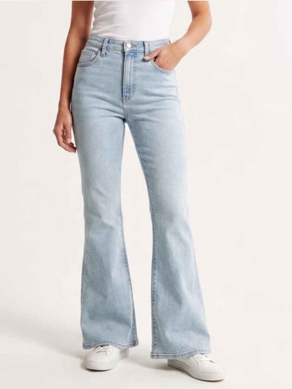 Abercrombie & Fitch the flare ultra high rise light wash size 27/4XS